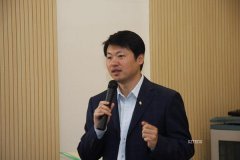 北京市黄城根小学——麦峰校长