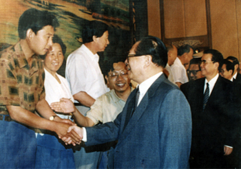 江泽民接见张在军老师